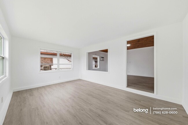 Building Photo - 170 W 23rd St