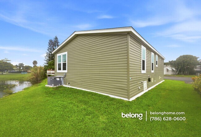 Building Photo - 5211 SW 34th St