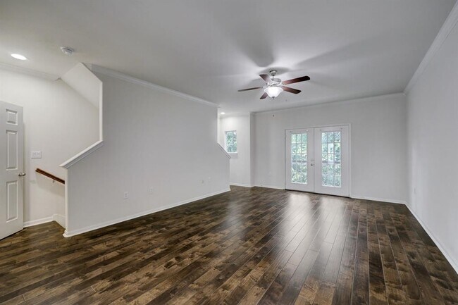 Building Photo - 9200 Westheimer Rd