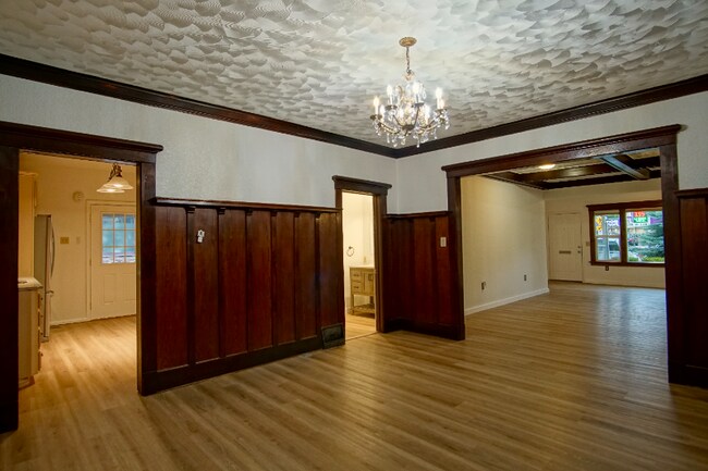 Foto del edificio - 1520 W Tenth Ave