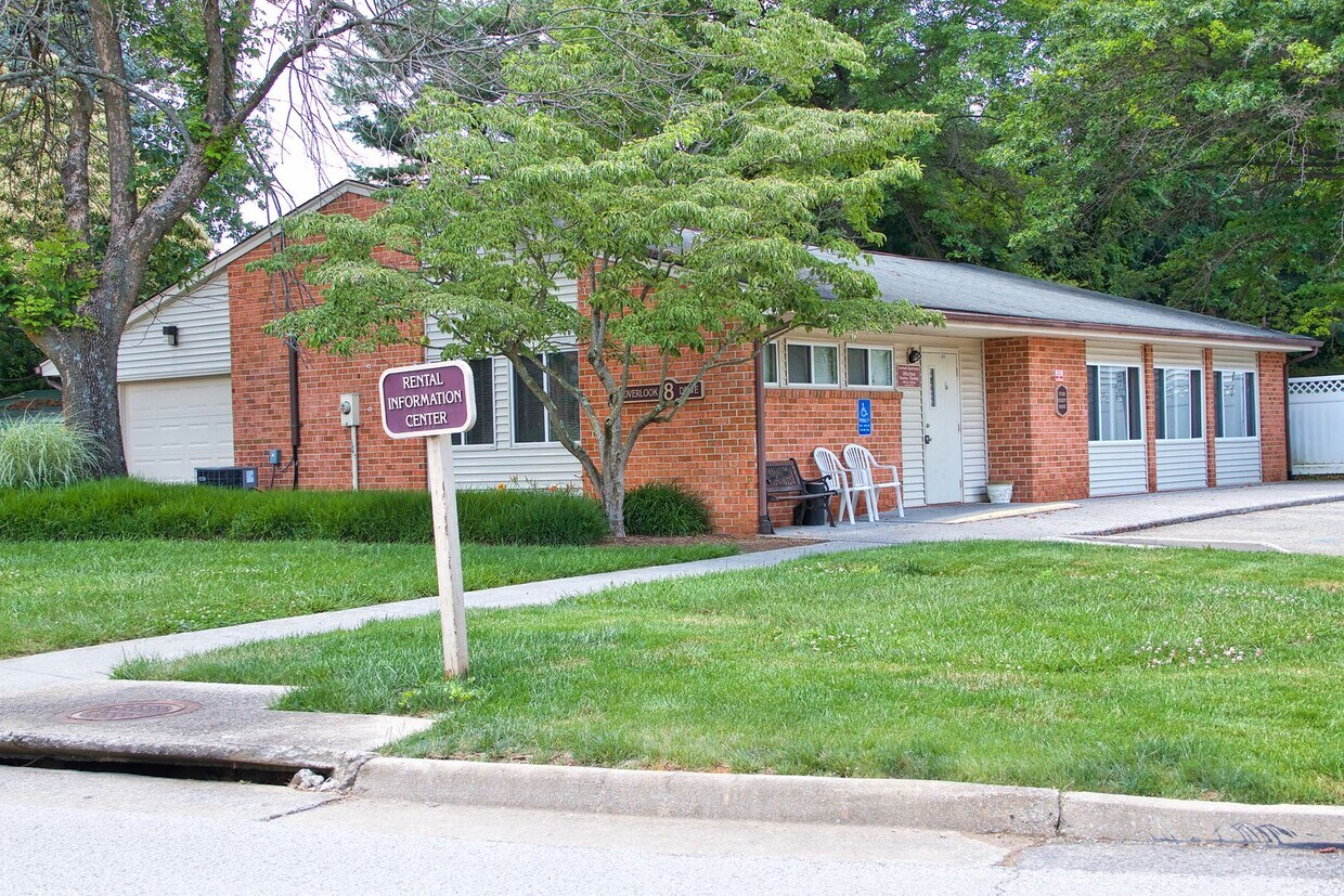 Building Photo - Overlook Apartments