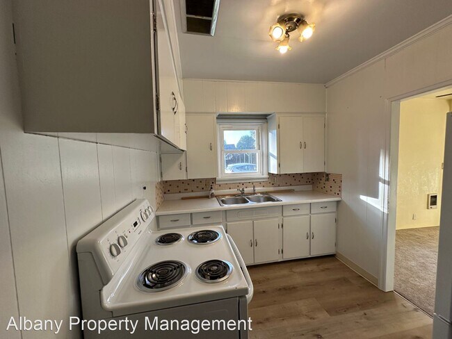 Building Photo - 2 br, 1 bath House - 1525 SW Liberty St