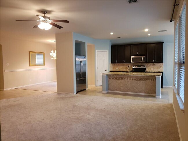 Building Photo - 231 Golden Grain Dr