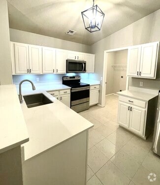 Building Photo - 15404 Lilly Garden Ln