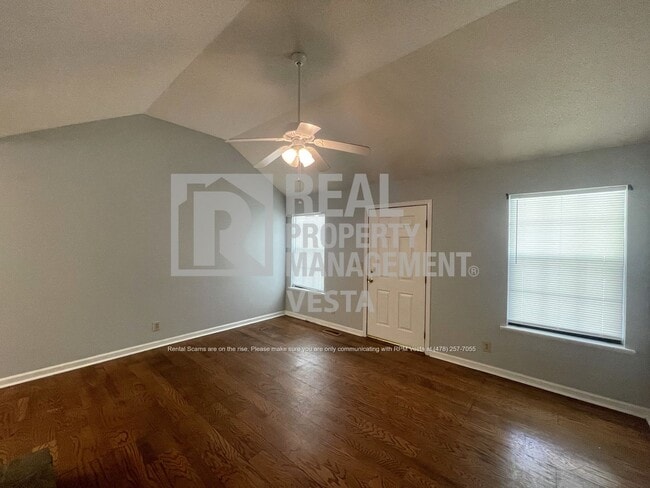 Building Photo - Charming Three Bedroom Home in Lake Wildwood