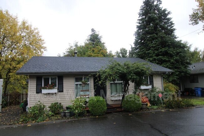 Foto del edificio - 1952 NE 3 Loop