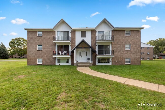 Building Photo - 630 56th St SE