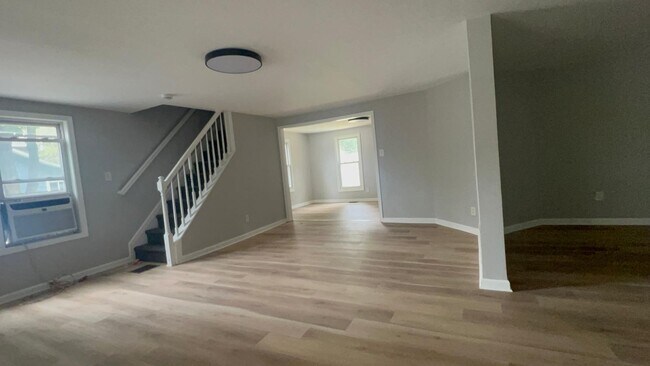 Foto del edificio - 409 E Maple Ave