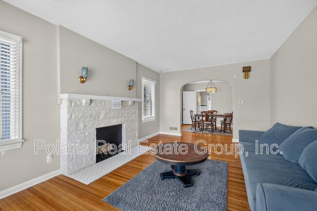 Foto del edificio - 5428 E 10th St