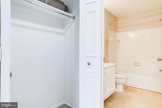 Building Photo - 7758 New Providence Dr