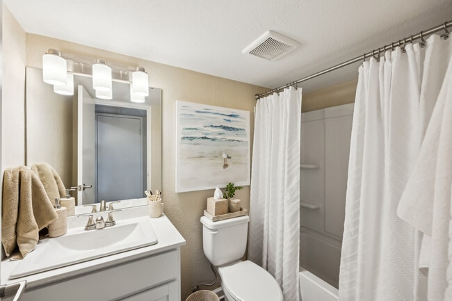 Building Photo - Sherwood Acres