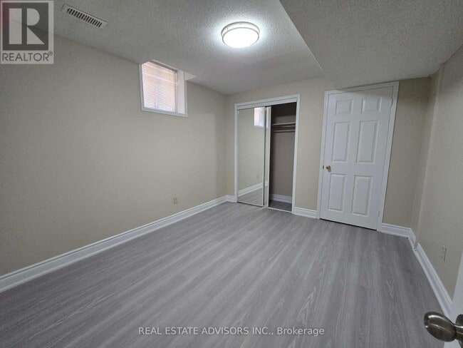 Building Photo - 44 Pinecone Dr