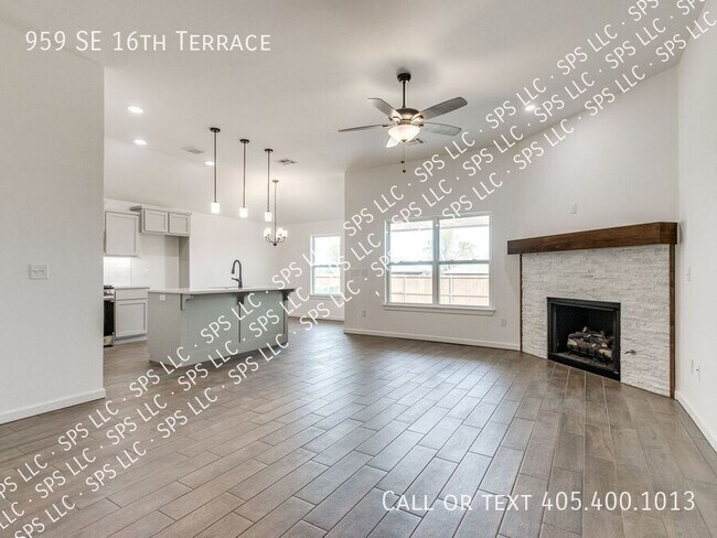 Foto del edificio - 959 SE 16th Terrace