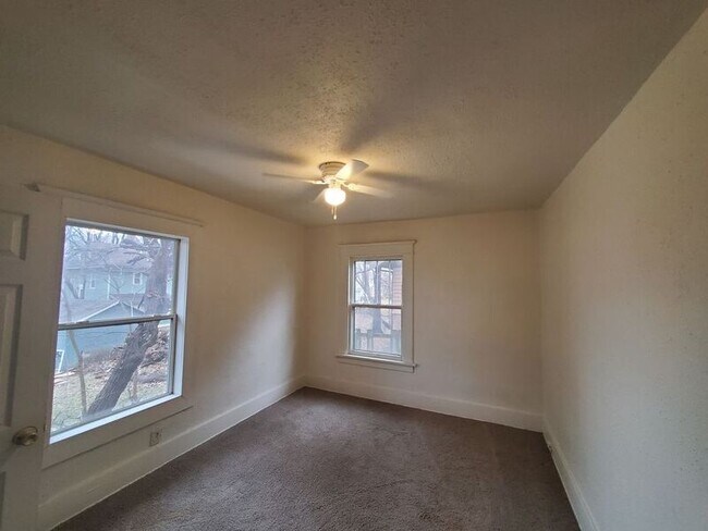 Building Photo - 1420 Goddard Ct