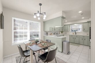 Building Photo - 607 Shenandoah Dr