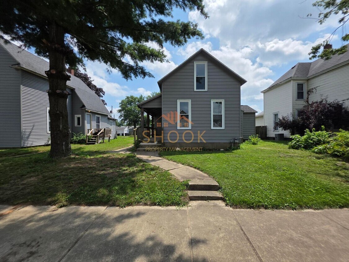 Foto principal - COMPLETELY RENOVATED 3 BR HOME