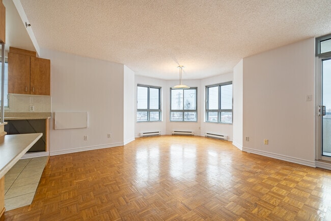 2BR, 1BA - 1420SF - Dining Room - Domaine Atrium