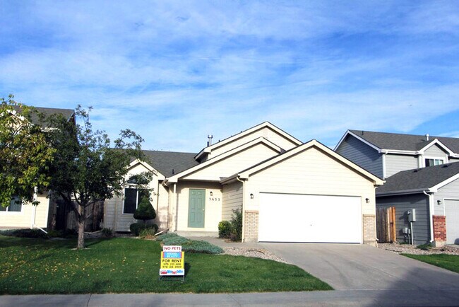 Foto del edificio - 4 Bedrooms, Huge Yard