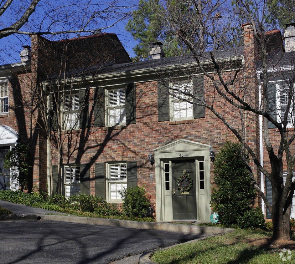 Building Photo - 70 Old Ivy Rd NE