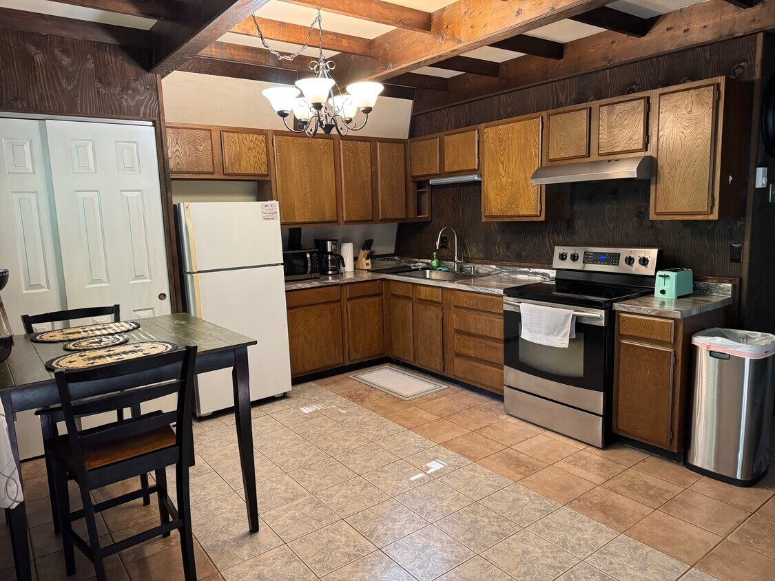Foto principal - 579 Martha Ave