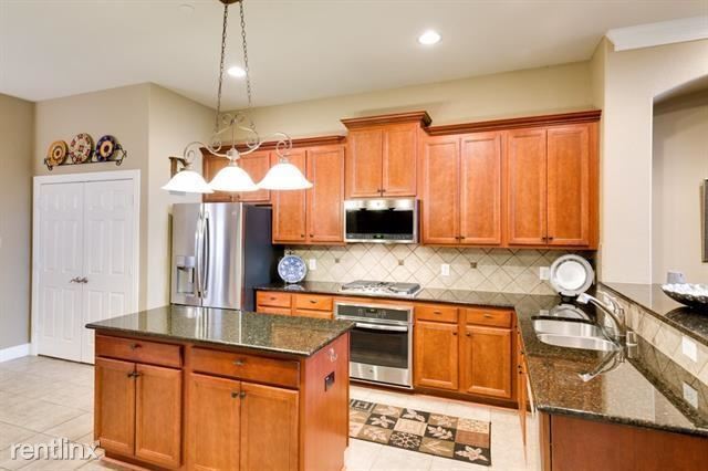 Building Photo - 3 br, 2 bath Townhome - 8632 Pauline St