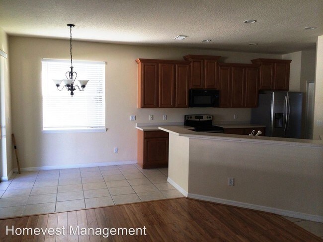 Foto del edificio - 524 Hiawatha Palm Pl