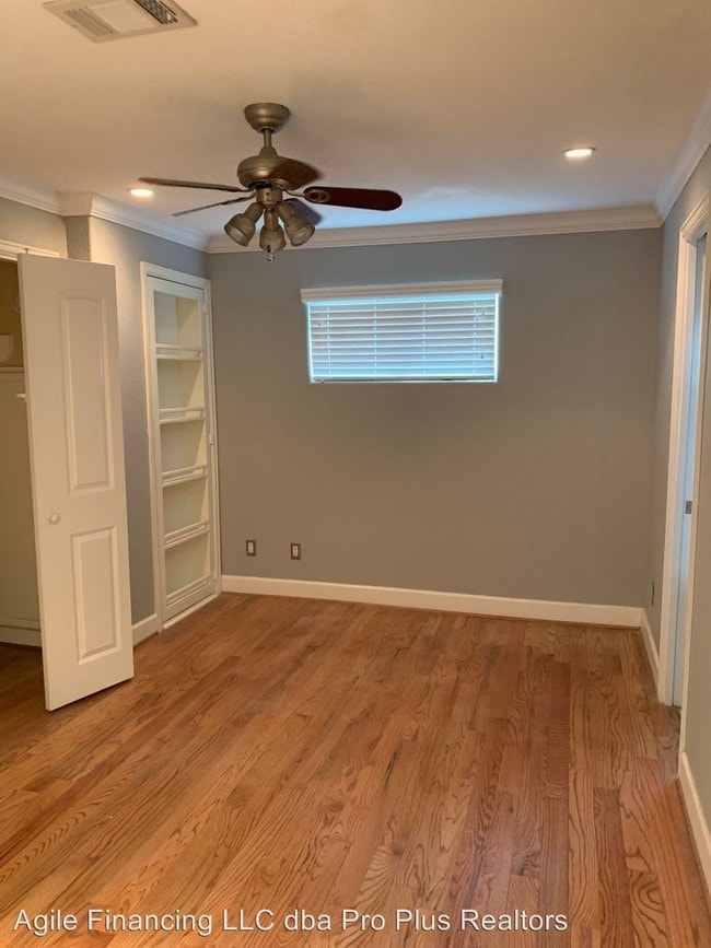 Building Photo - 1 br, 1 bath House - 1447 Heights Blvd #220