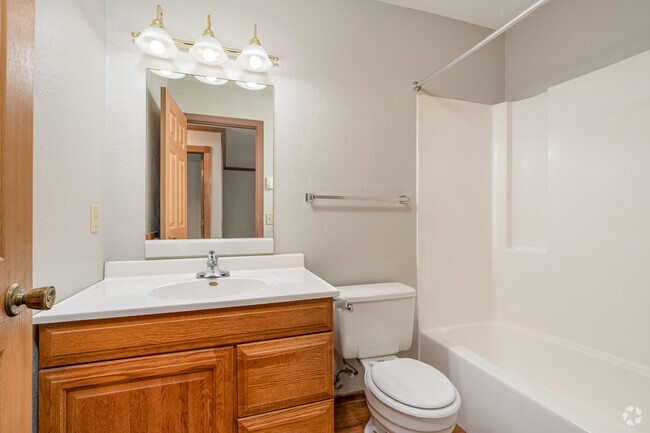 Apartment - Bathroom - Huntington Hills Apartments & Townhomes