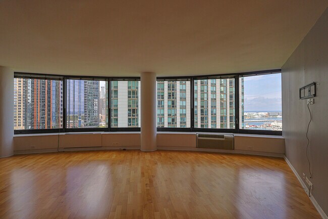 Foto del edificio - 155 N Harbor Dr