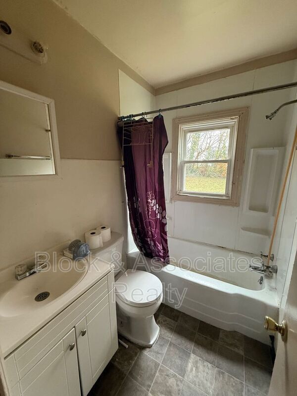 Foto del edificio - 1009 Albert Ave