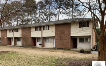 Building Photo - 4073 Pine Valley Rd