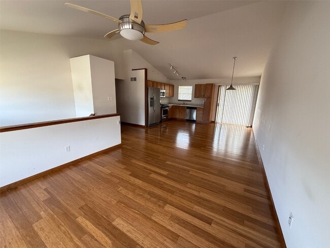 Building Photo - 3056 Valley Oaks Dr