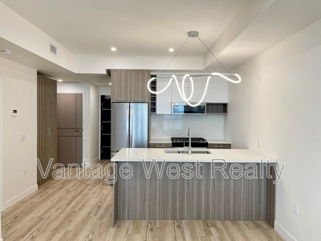 Building Photo - 630-630 Boynton Pl