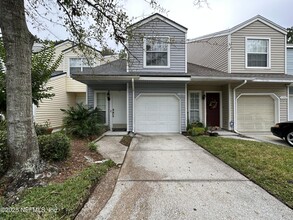 Building Photo - 11306 Lake Mandarin Cir E