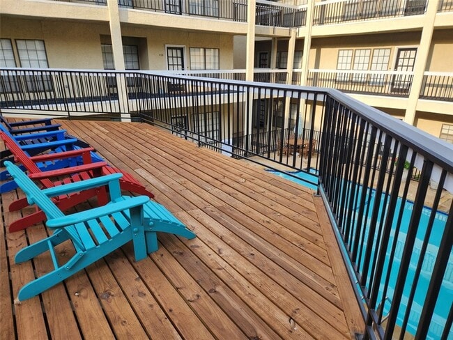 Building Photo - 4800 W Lovers Ln