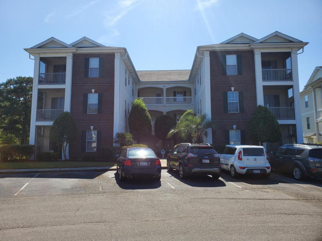 Foto principal - 488 River Oaks Drive S 61N