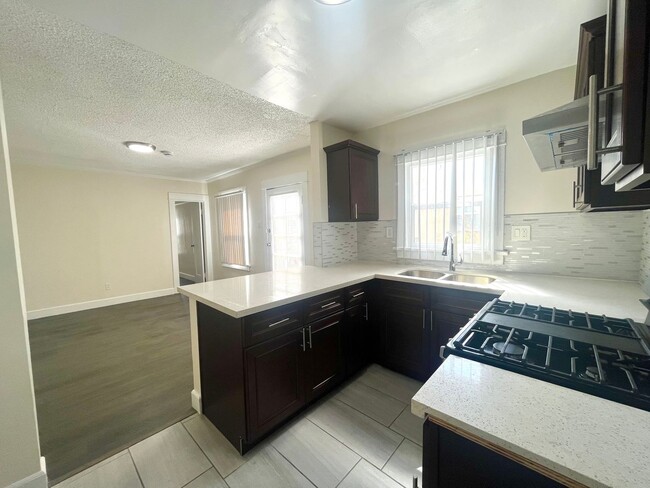Building Photo - BELLA APARTMENTS: Updated 1 Bedroom Apartment