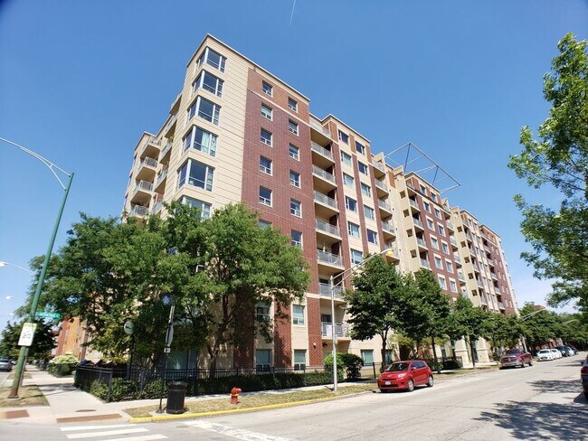 Exterior - 100 N Hermitage Ave