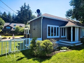 Building Photo - 309 V St