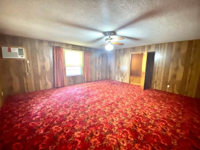 Building Photo - HUGA, Adorable 4 bedroom 3 bath home plus bonus room! MUST SEE to appreciate!
