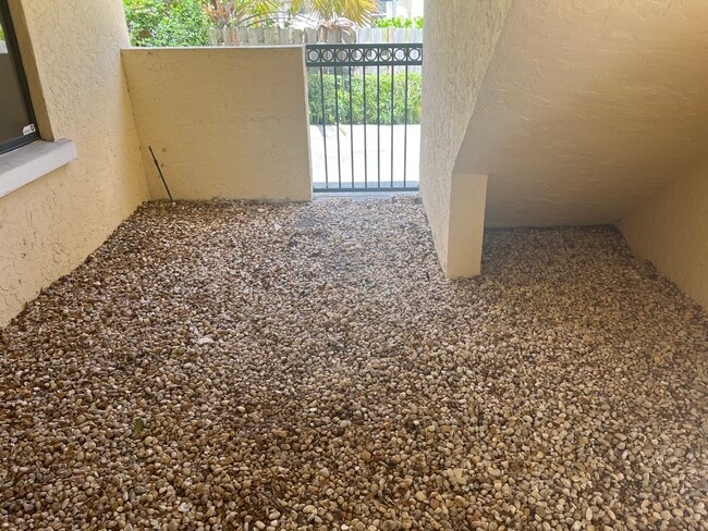 Foto del edificio - 1815 S Olive Ave