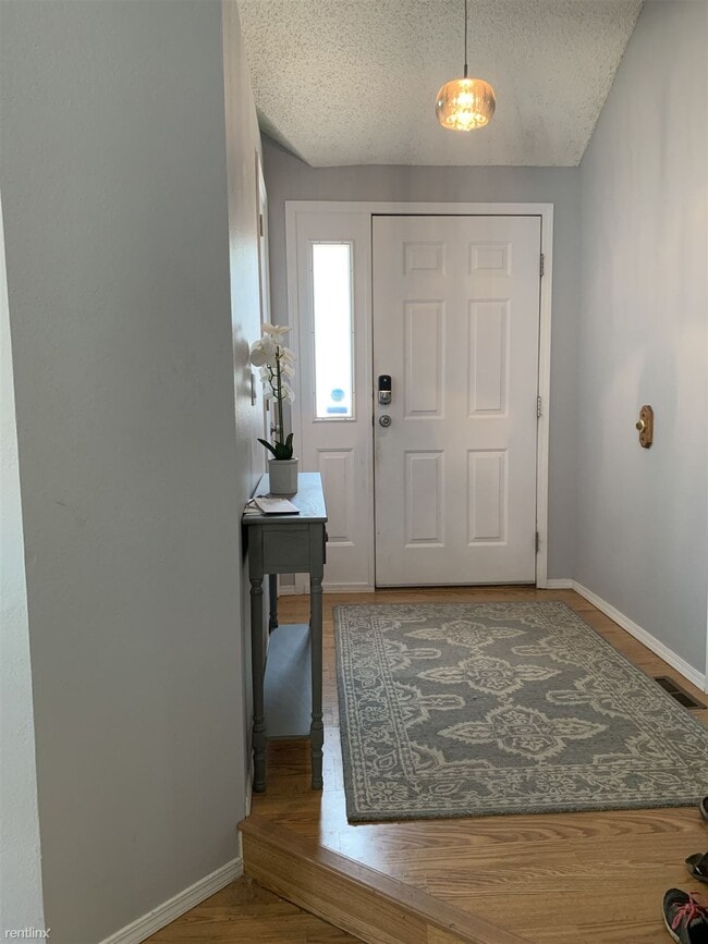 Building Photo - 4 br, 3 bath House - 10548 Kipling Place