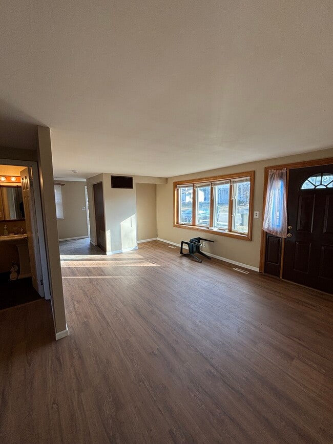 Building Photo - 105 Adobe Cir