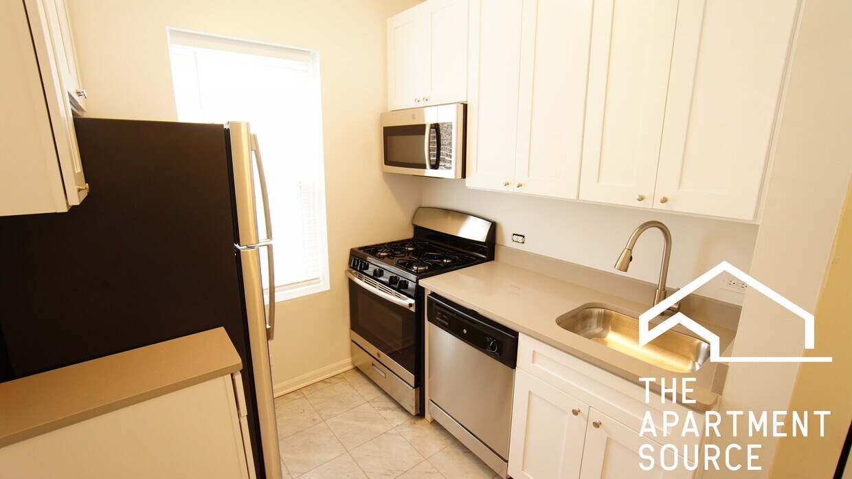 Foto principal - 2357 N Drake Ave