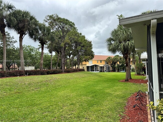 Foto del edificio - 435 Rainbow Springs Terrace