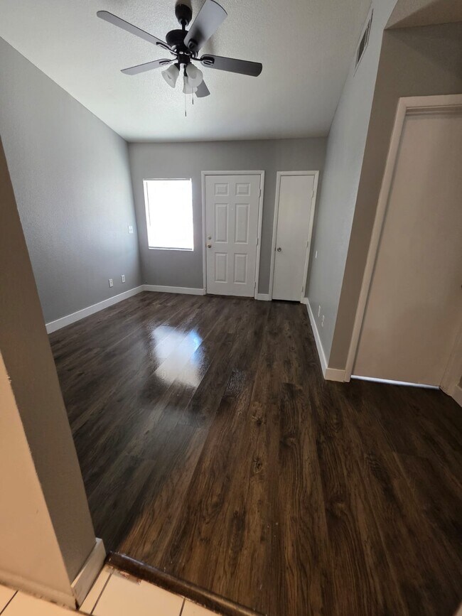 Foto del edificio - 3861 Soda Springs Dr