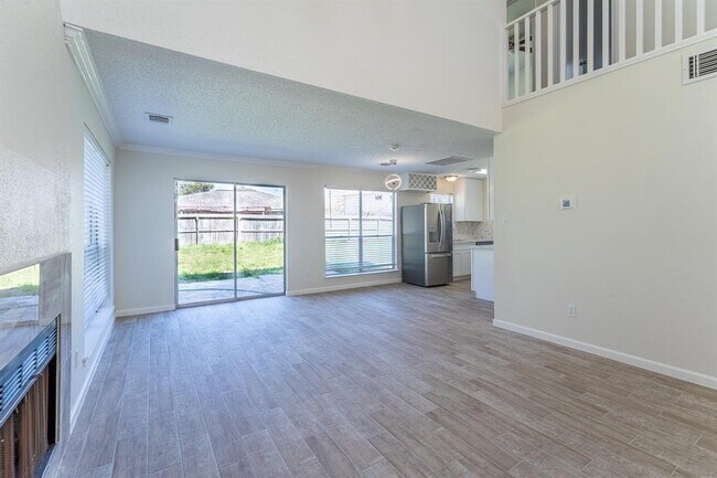 Building Photo - 2414 Pheasant Creek Dr