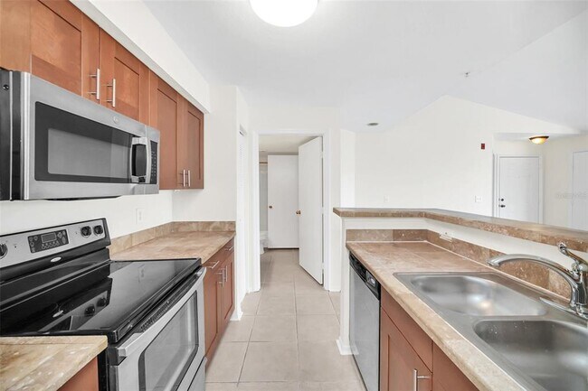 Building Photo - 2210 Grand Cayman Ct
