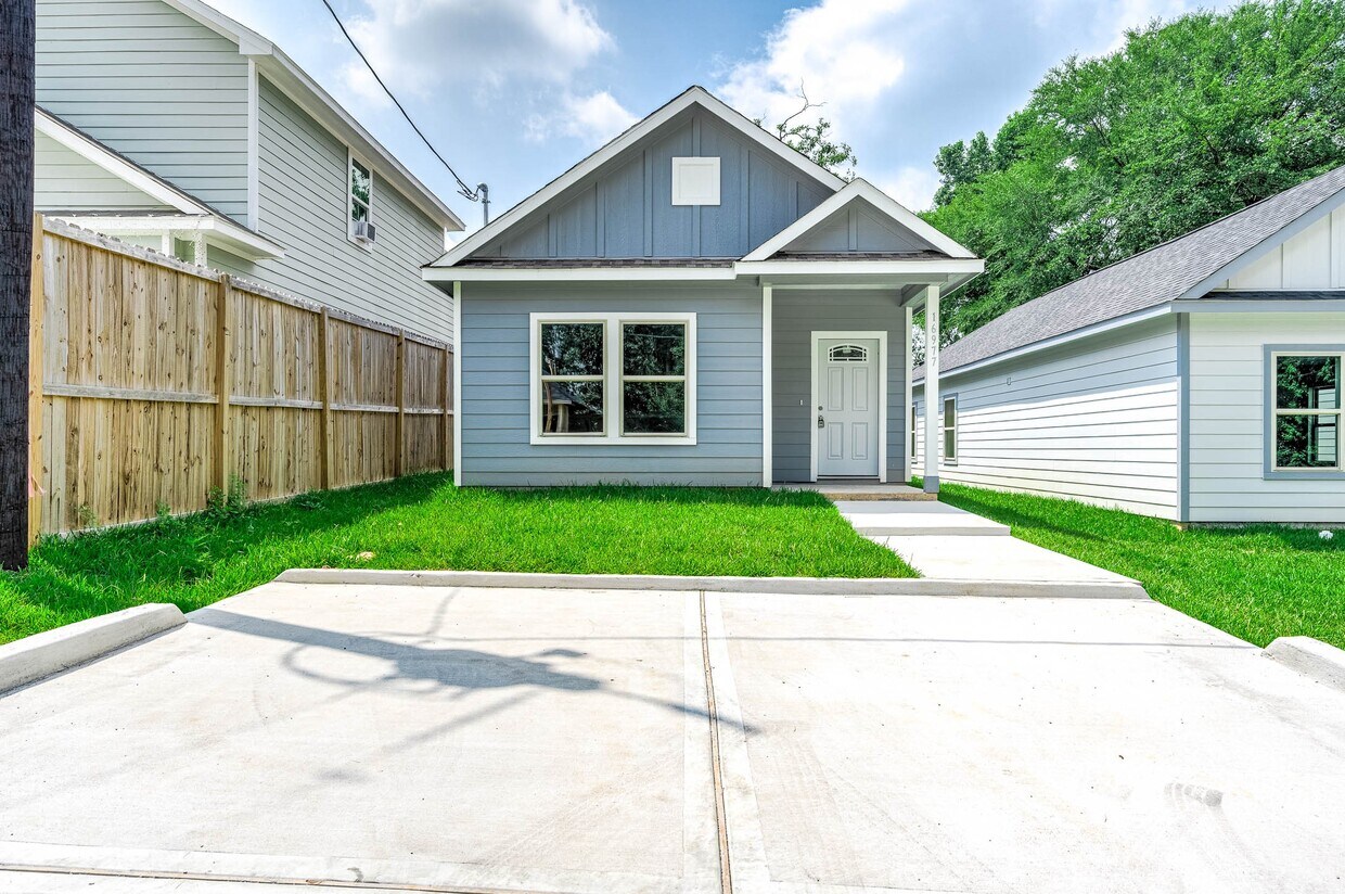 Foto principal - 16977 Glenheath St