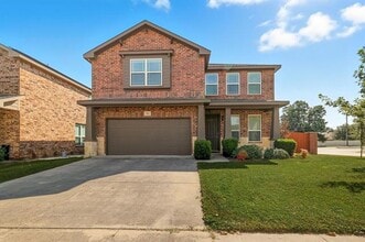 Building Photo - 913 Bloomfield Dr Building Photo - 913 Bloomfield Dr